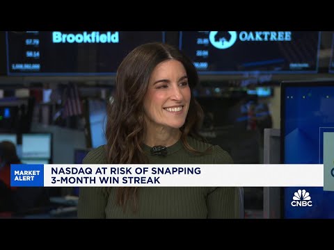 Investors shouldn't knee-jerk react to day to day news, says Neuberger Berman's Holly Newman Kroft Episode cover