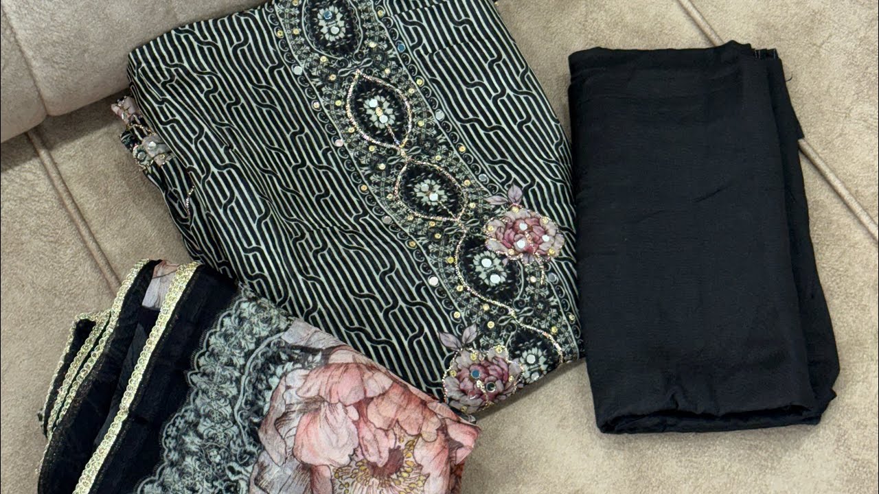 Soft organza and crepe silk free shipping 😍 @InaayasFashionHub 