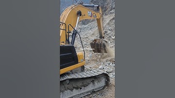 Excavator operator skills so crazy 😲#Excavator #construction #automobile #cat #operator #caterpillar