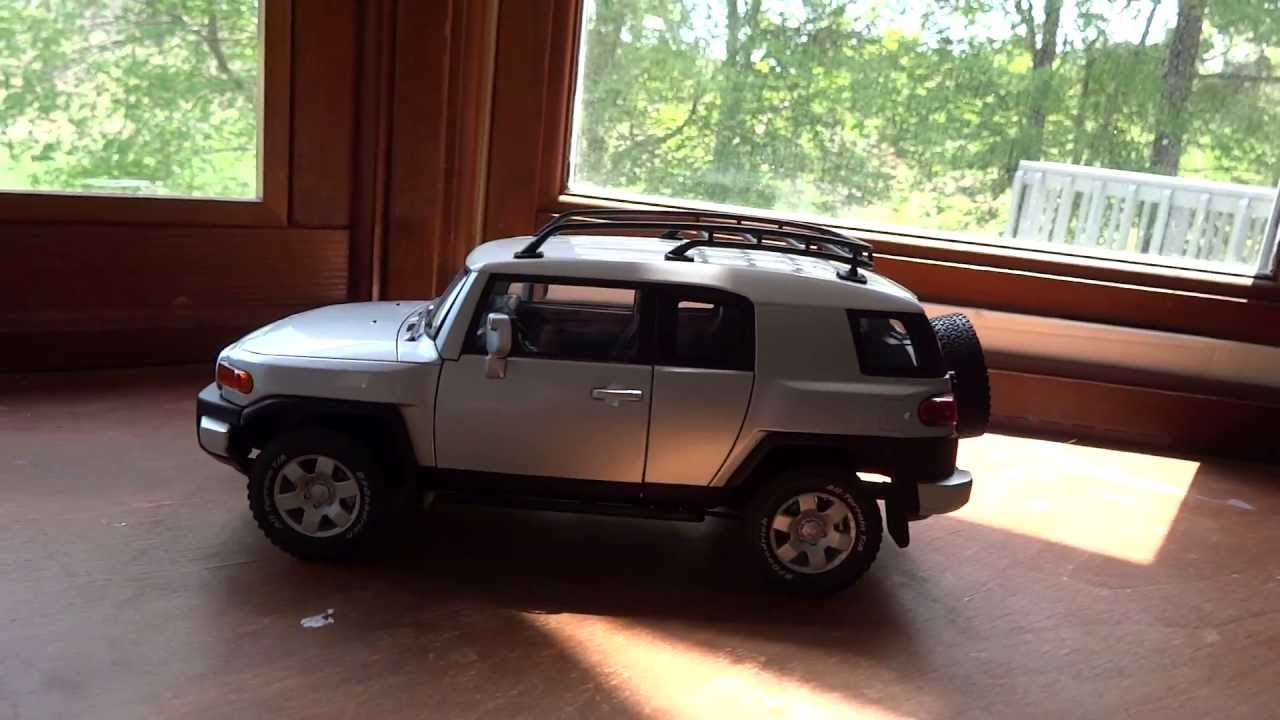 Review Of 1 18 Toyota Fj Cruiser By Autoart Youtube