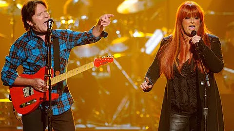 John Fogerty (Creedence Clearwater Revival) & Wynonna Judd Sing "Proud Mary"