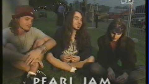 Pearl Jam   The Cult in the park interview about Lollapolooza 1992