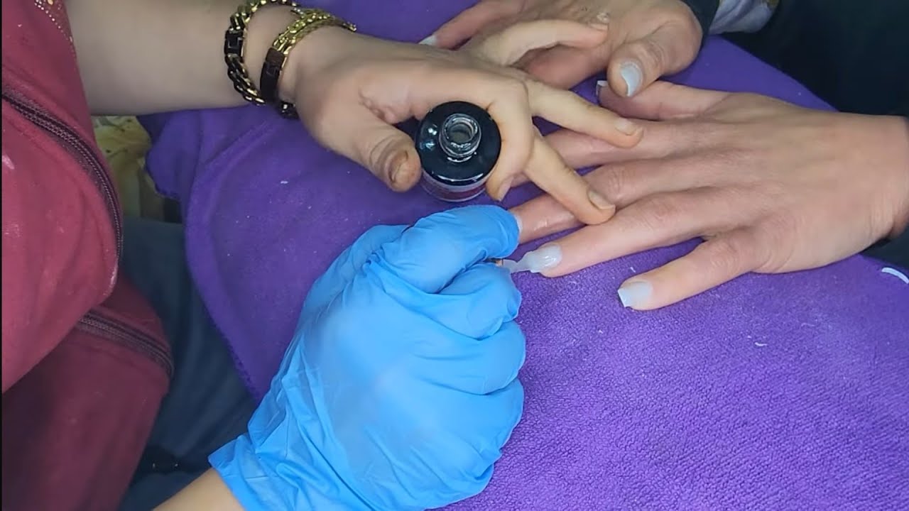 اجيو تتعلمو  معايا طريقة تركيب أظافر بيرمانو من أول تجربة غادي تخدموه واعر faux ongles permanent