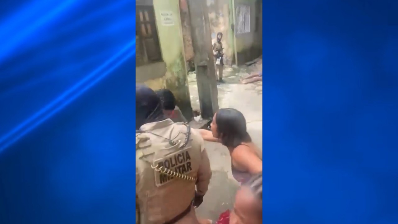 Troca de tiros entre PM e suspeitos deixa feridos na região de ‘Pela Porco’. Voz do Povo Bahia 10 03