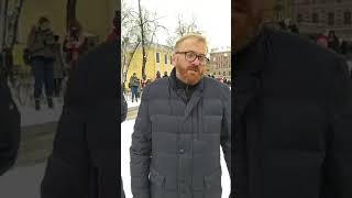 Виталий Милонов заявил, что за каждого задержанного штабы Навального от Соболь будут получать $1000.