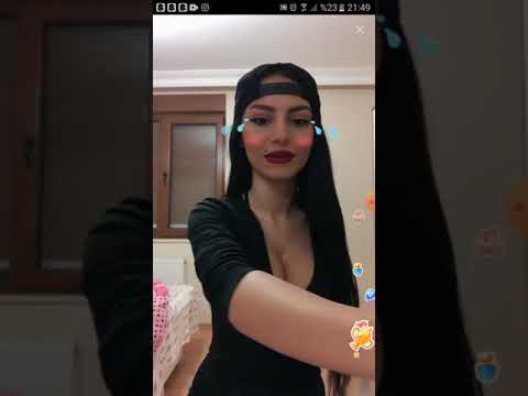 Bigo live canlı yayında kız meme şov +18