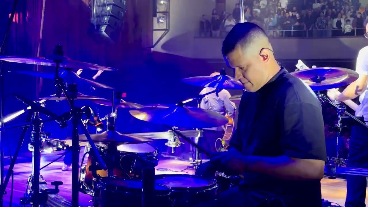 MEDLEY SEU SANGUE/INFINITAMENTE MAIS/EMANUEL/HÁ UM RIO/ADESTRA - LIVE IN BOSTON -VINICIUS FIGUEIREDO