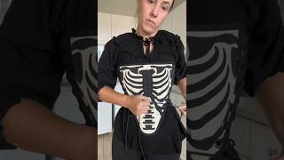 I made a skeleton corset! ☠️ 8 minutes of lacing in 1 minute ✨🙌🏻