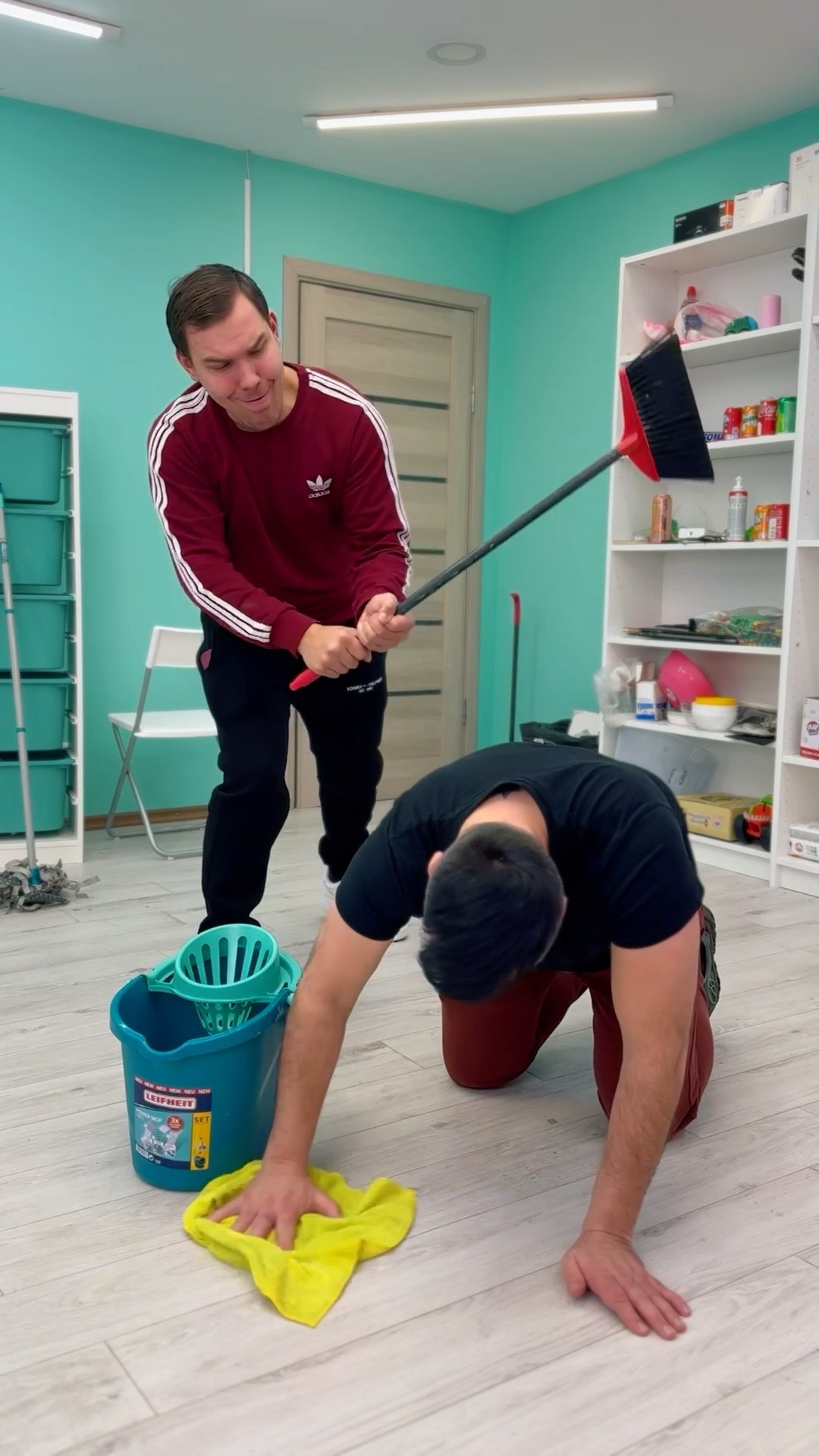 VERY STRONG CLEANER