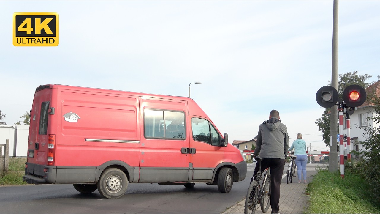 Przejazd Kolejowy - Kąkolewo | Railroad Crossing ★ 4K ★