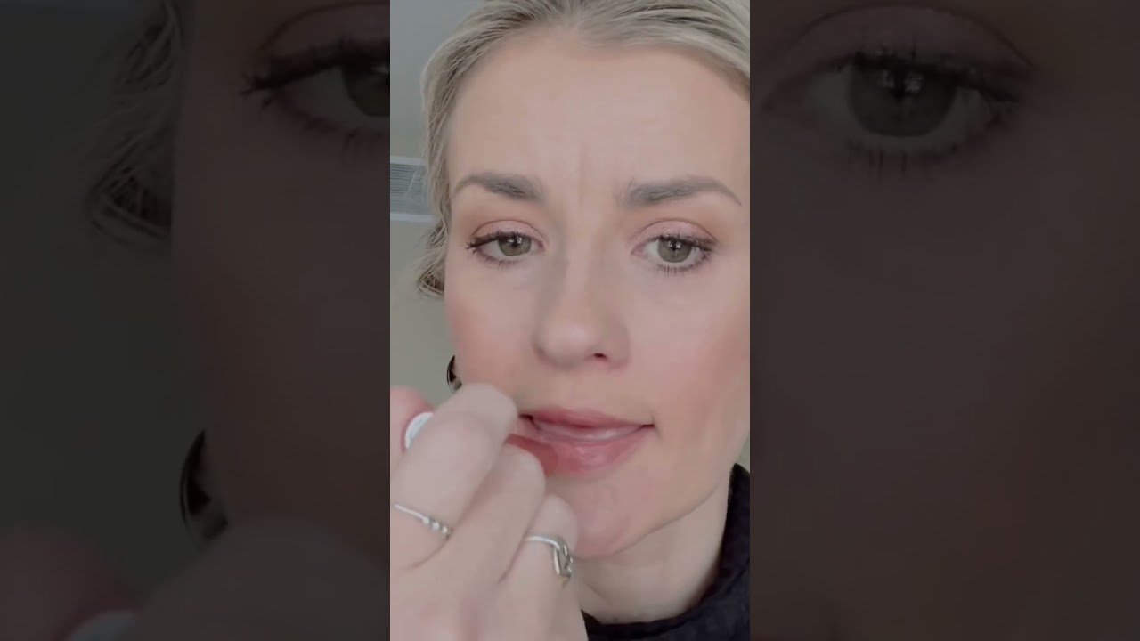 Lawless Forget the Filler ANNIE and Makeup by Mario Plumping Lip Serum Apricot Glow