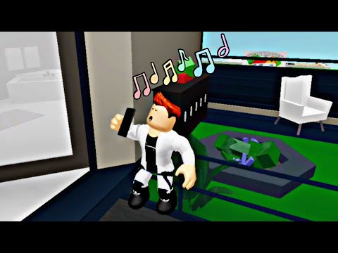 "What you record yourself singing" | Brookhaven RP Meme (Roblox)