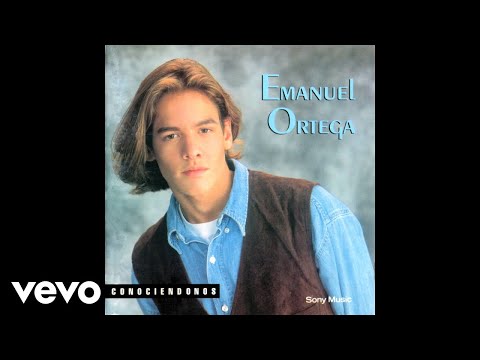Watch the video for Mas Que Amigos