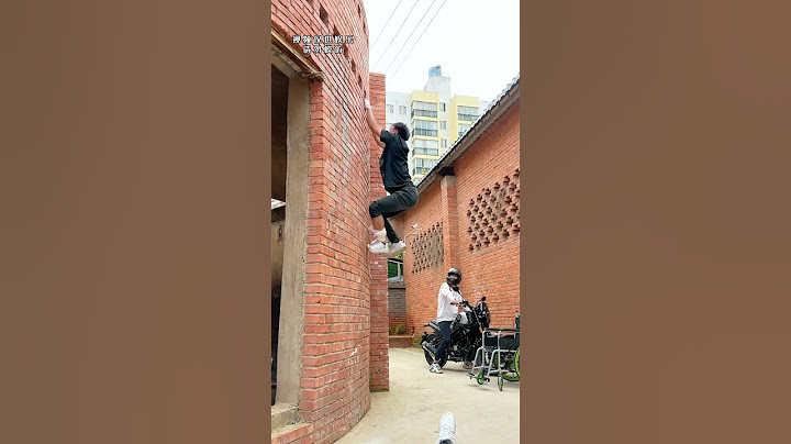 Can't You Climb Such A Low Wall? #funny #tricking #parkour #extreme