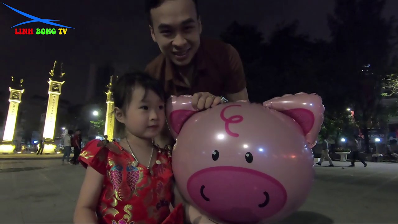 Bống chơi bóng bay ở đền thờ vua Quang Trung ♥ Toysreview ♥ LinhBong TV