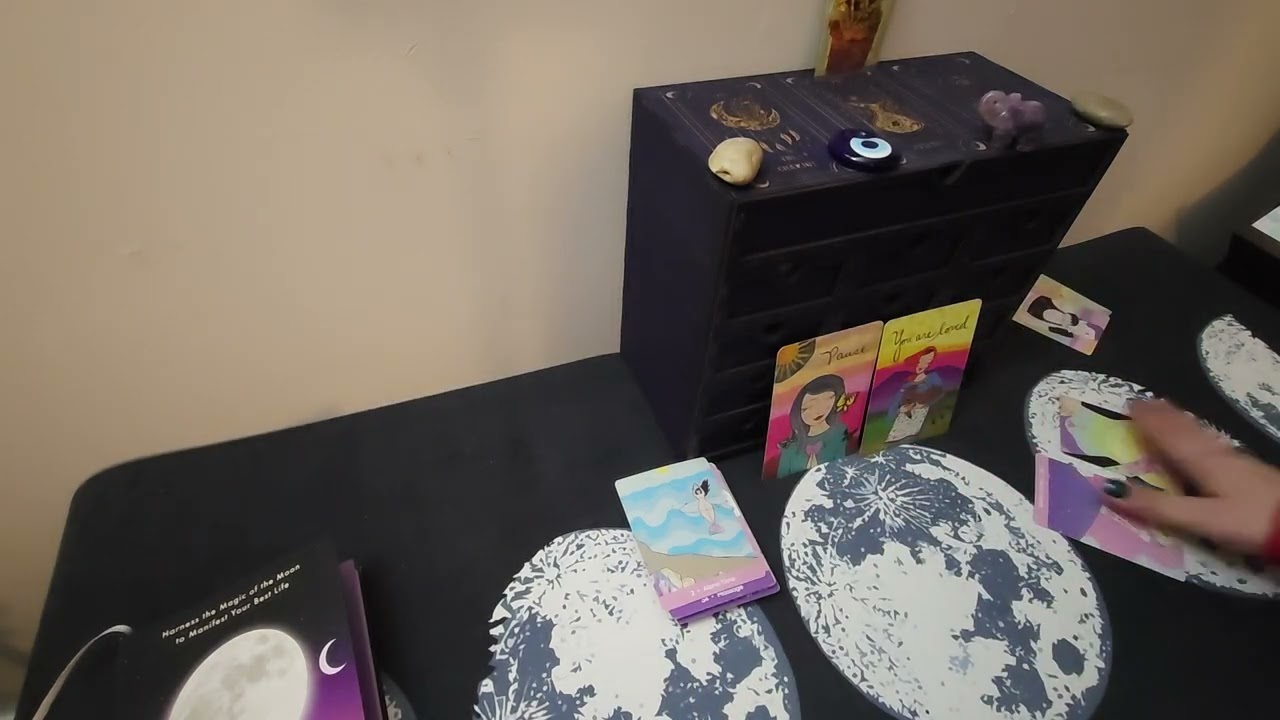 Selfcare Sunday Message. Practice the Pause. 