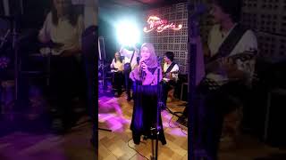 Baper Putri Bawakan Lagu Cinta Luar Biasa Bikin Semua Teriak