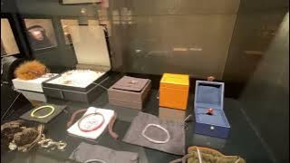 checking out modaselle authentic luxury shop