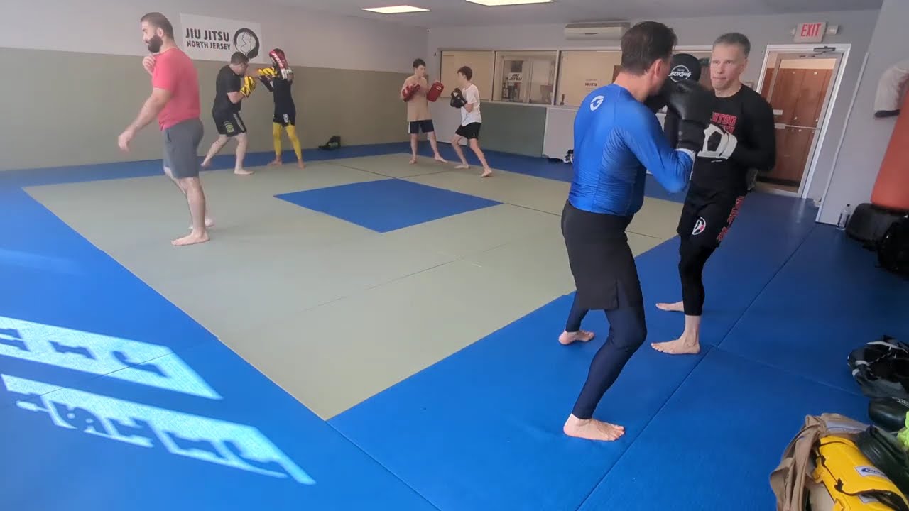 Muay Thai - jab-cross, cross-hook