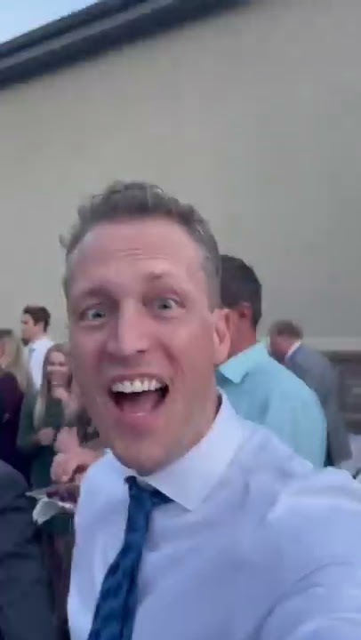 Payton catches bouquet￼! Her dad freaks out￼!￼