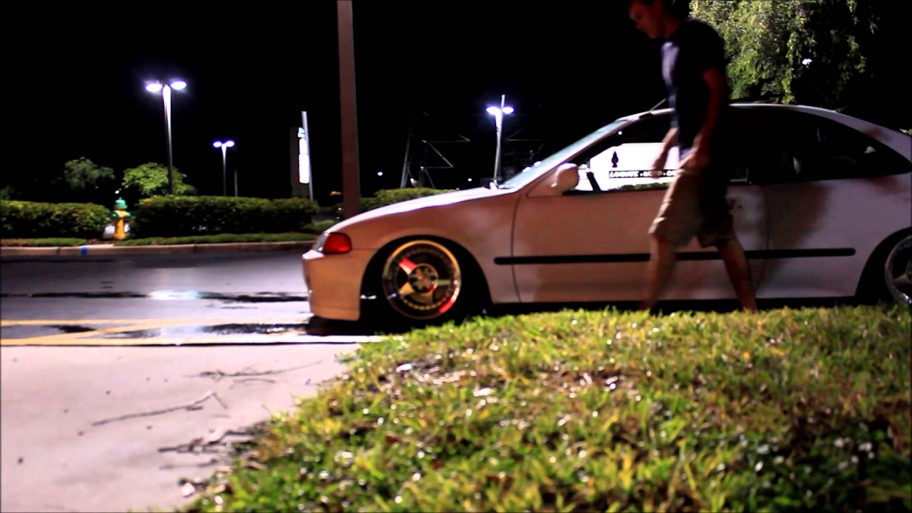 LOUD ASS CIVIC ! Underground Garage