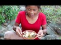 Survival skills: Find frog in water & boiled on clay for food - Cooking frog eating delicious #4
