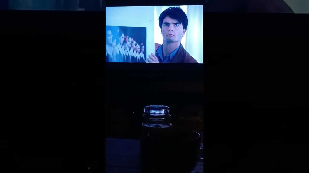 killer Sofa kills creeper