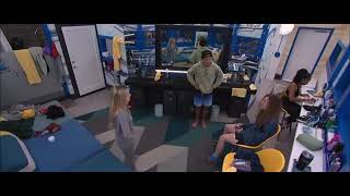 Leah & Quinn flirting in the bathroom Night 7