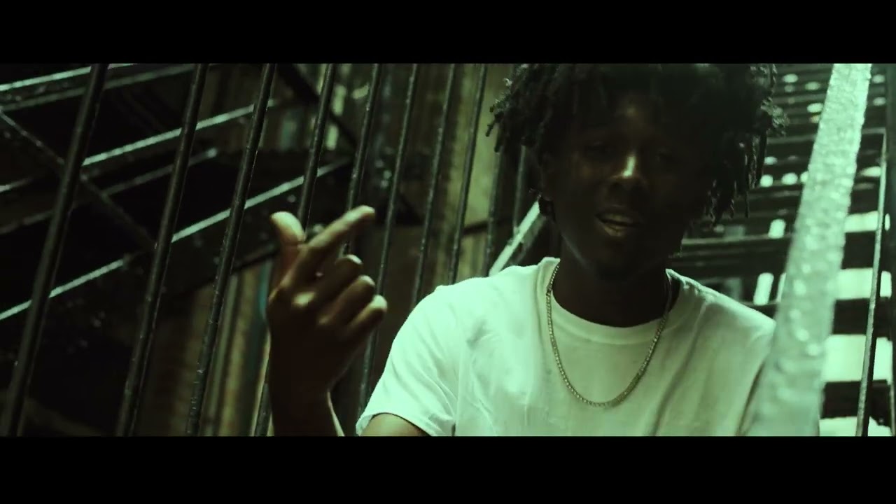 BABY MEL  -  TRENCH BABY   (OFFICIAL VIDEO)