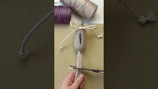 I made the cutest macrame dog bag holder EVER #diymacrame #macramepattern #macrametutorial #macrame
