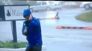 Weather Channel faking how strong Hurricane Florence winds are people walk right by