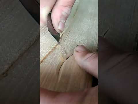 Лёгкая резьба по дереву канцелярским ножом #youtubeshorts#woodworking#shorts