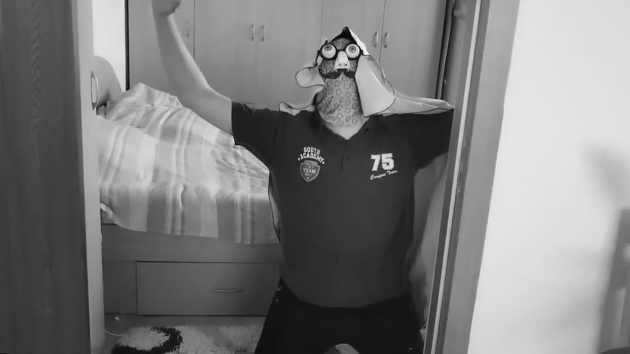 Anti-Alien-Hot-Dog-On-A-Stick