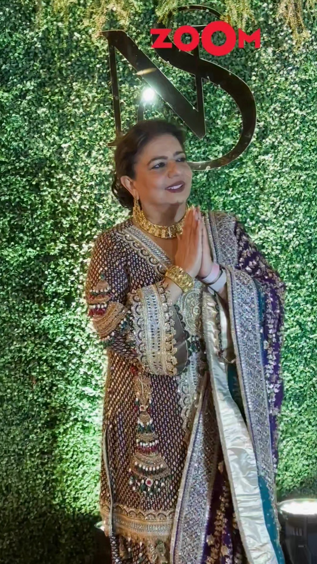 Priyanka Chopra's mom Madhu Chopra STUNS at son's sangeet ceremony ? #priyankachopra #shorts