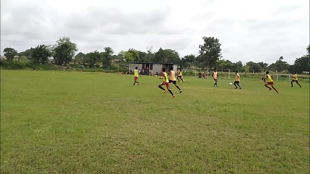 REEDS football Academy match b/W u17 vs u20 YouTube