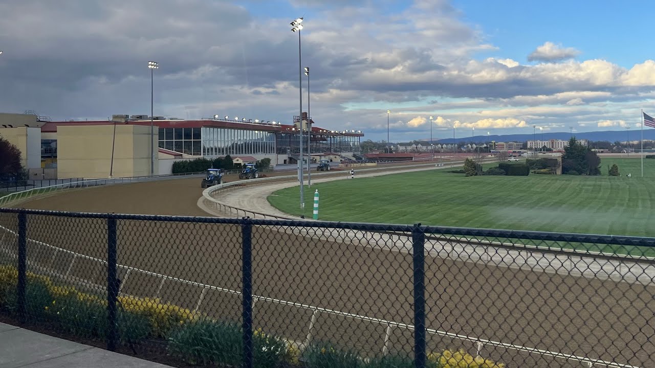 Tour of West Virginia’s main racetrack, Charles Town Races - YouTube