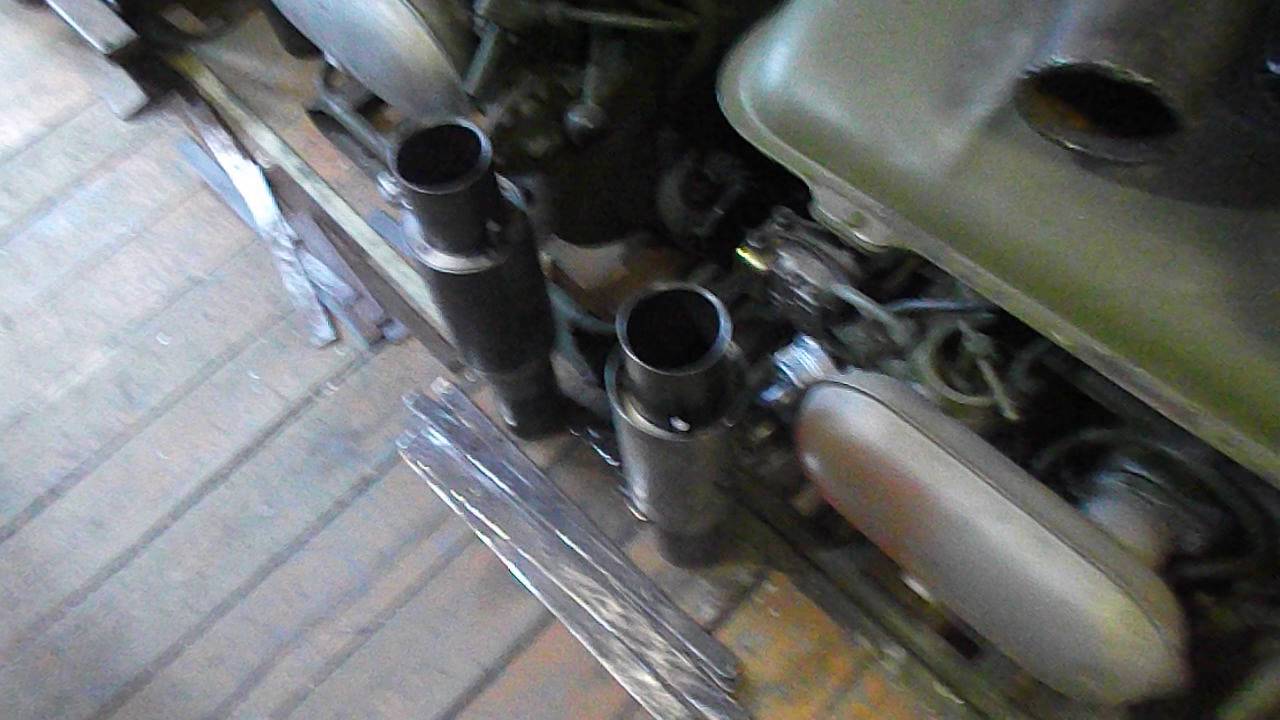 Кормилец с бункером