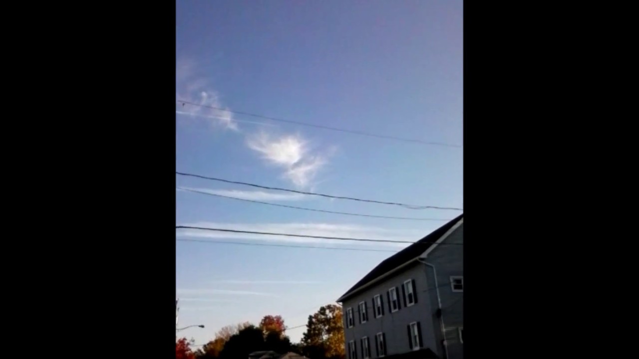 10/19/16 Catasauqua Halloween Parade with a Chemtrail over head. YouTube