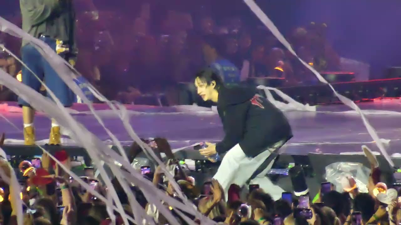 [4K BANG CHAN 방찬 FANCAM] MIROH // Stray Kids 스트레이 키즈 ( @StrayKids)  in Frankfurt