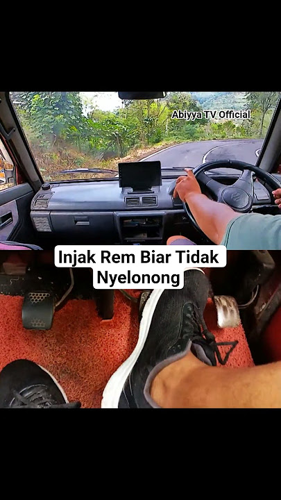 Step on the brakes‼️ So you don't swerve on the corner #povdrive #howtodrivesafemanualcar