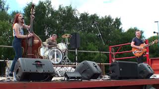 The Discoveries '' Johnny Got A Boom Boom '' @ Eastwoodstock Music Festival