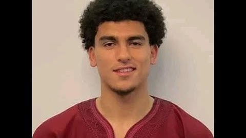 فيديو اللاعب المغربي زكريا بوخلال يتلو ما تيسر من القرآن الكريم