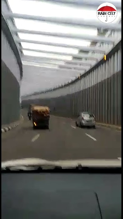 Story WA perjalanan naik mobil lagu sedih