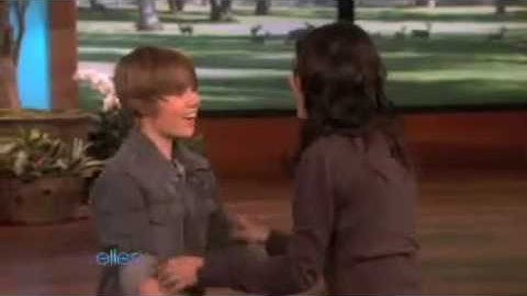Justin Bieber meets fan - Ellen Show 11172009.avi