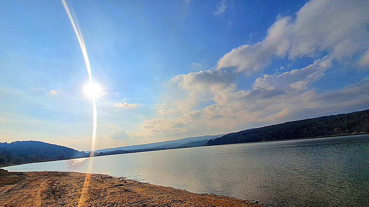 Продава къща и дворно място до язовир Искър, м. Циментово кладенче