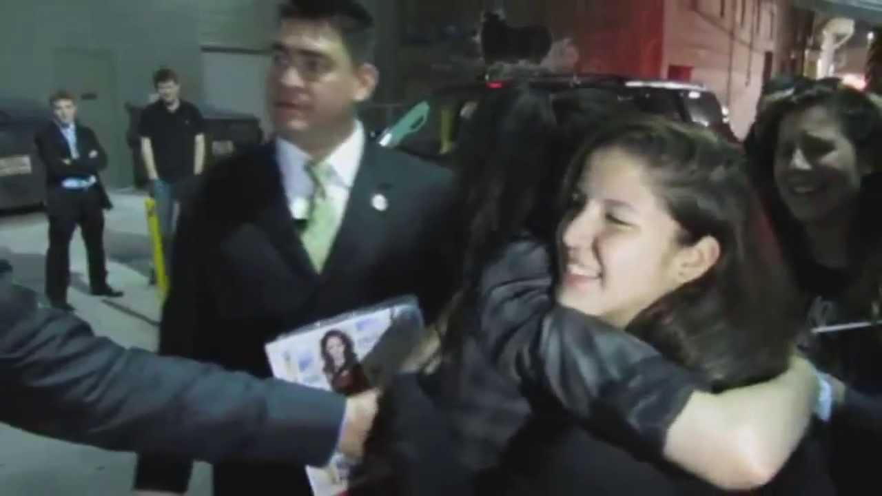 Kristen Stewart || Best Hugs