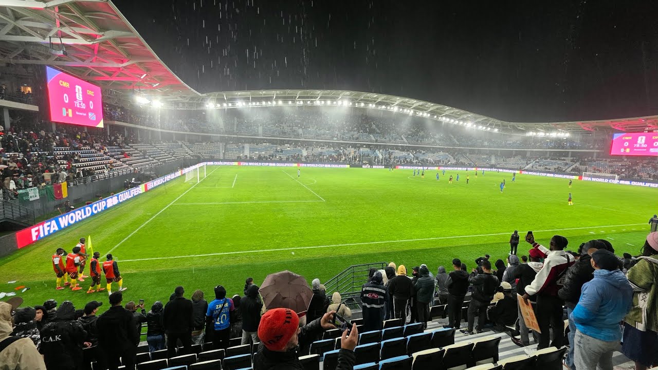 أجواء ملعب البريد بالرباط رغم الأمطار الغزيرة 🌧🌧