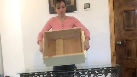 Quilt box for beehive, WHY? Honey super storage trick, winterizing your hive!!! Backyard Bee Builder