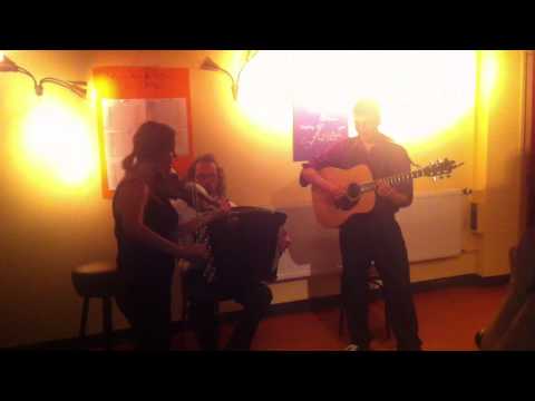 Te Group With Emilyn Stam 