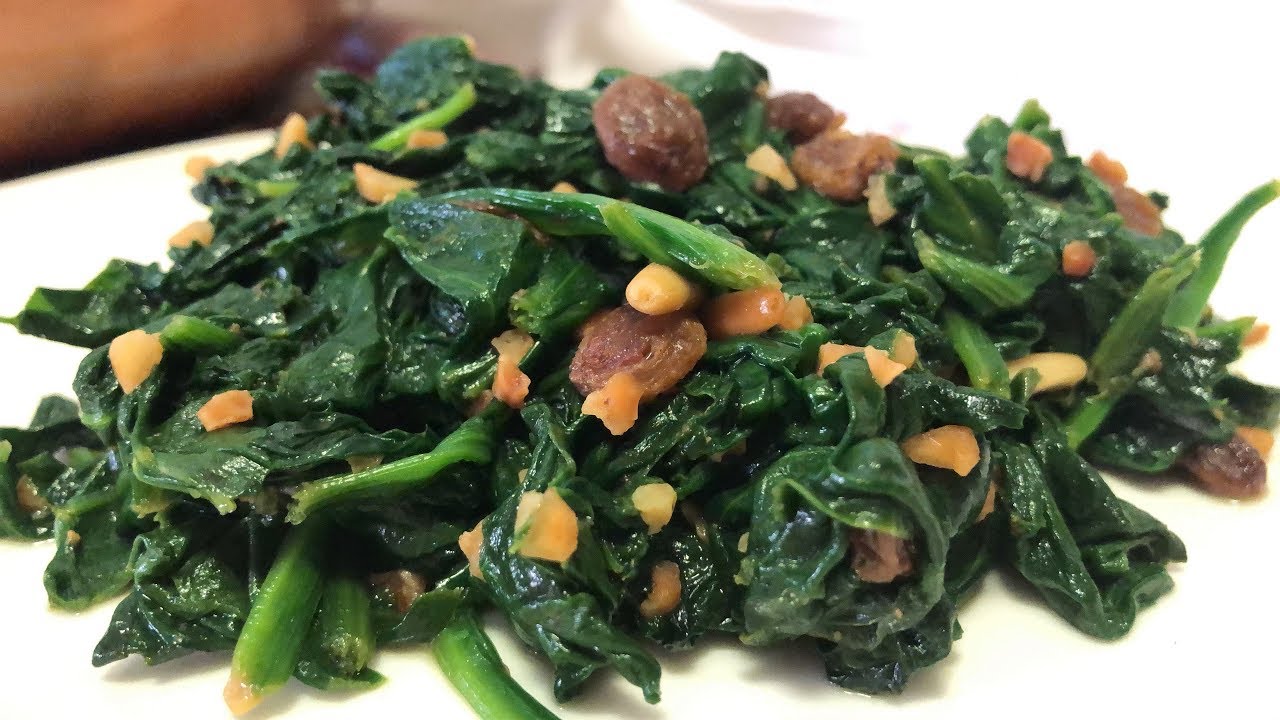 ESPINACAS CON PASAS Y PIÑONES